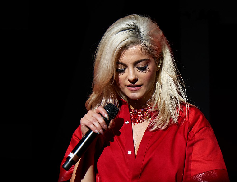 Bebe Rexha Hoogte Gewicht Lichaamsafmetingen Oogkleur
